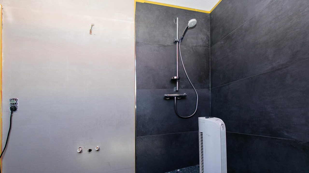 Spachteltechnik Malente Fugenlos Bad Badezimmer Wandgestaltung 07